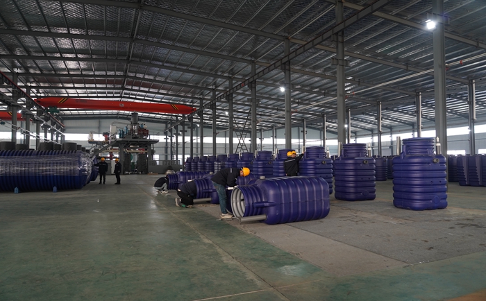 夏季泳池水發綠應該怎么管理？